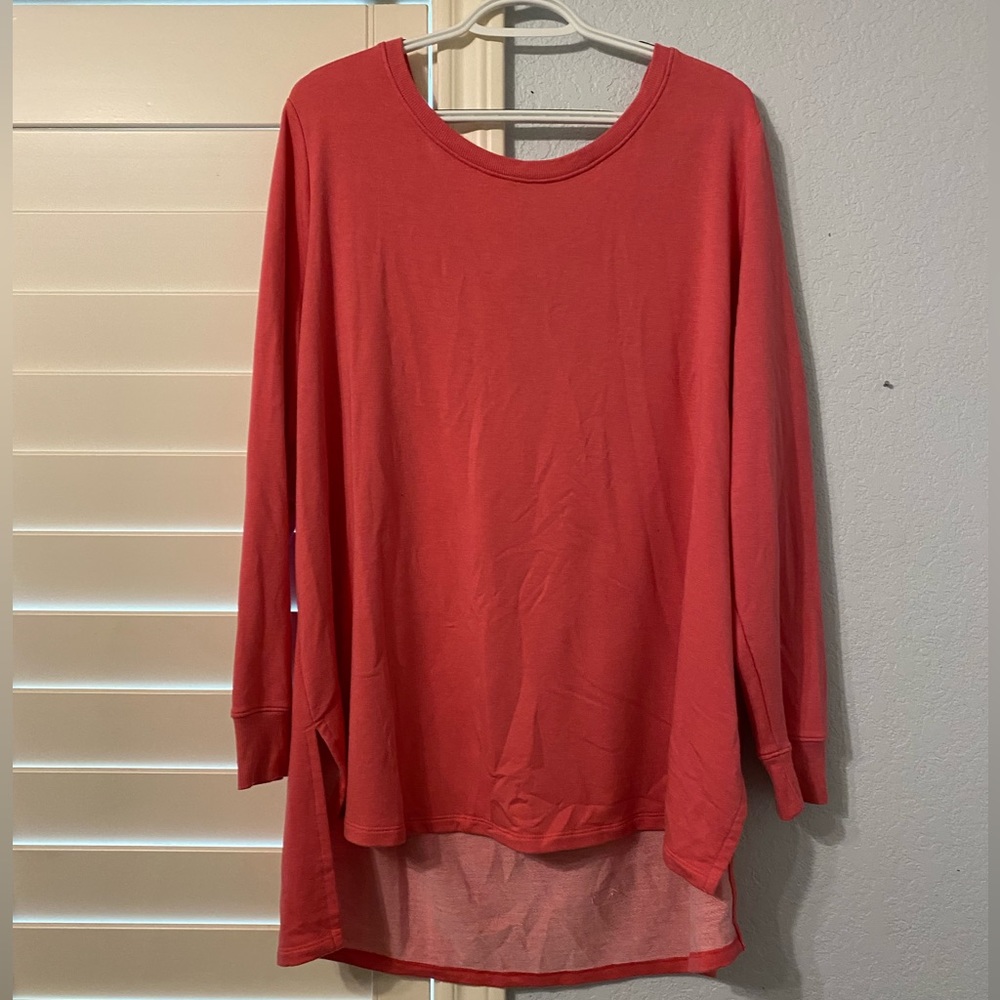 Oversized thin sweatshirt-type tee